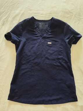 Figs Women's Navy V‑Neck Scrub Top